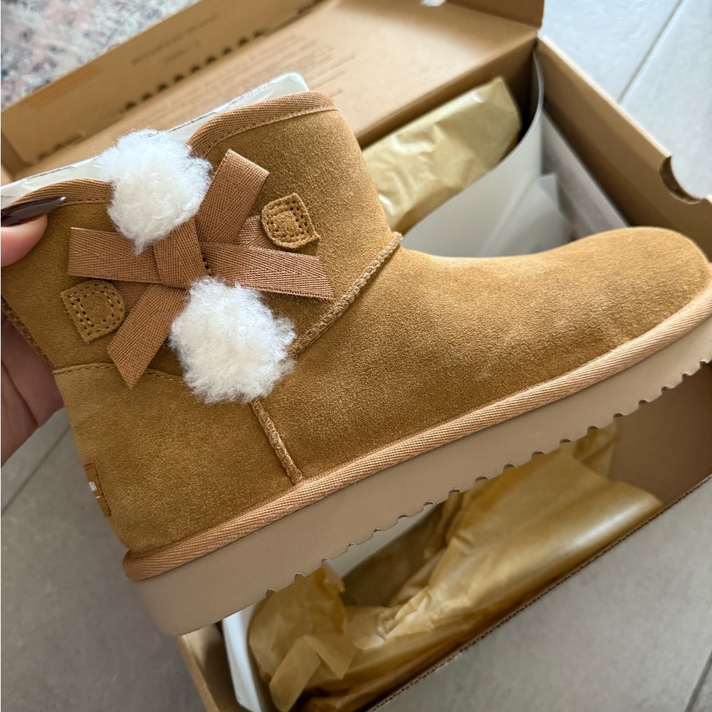 Koolaburra by Ugg Women's Victoria
Mini Winter Boots